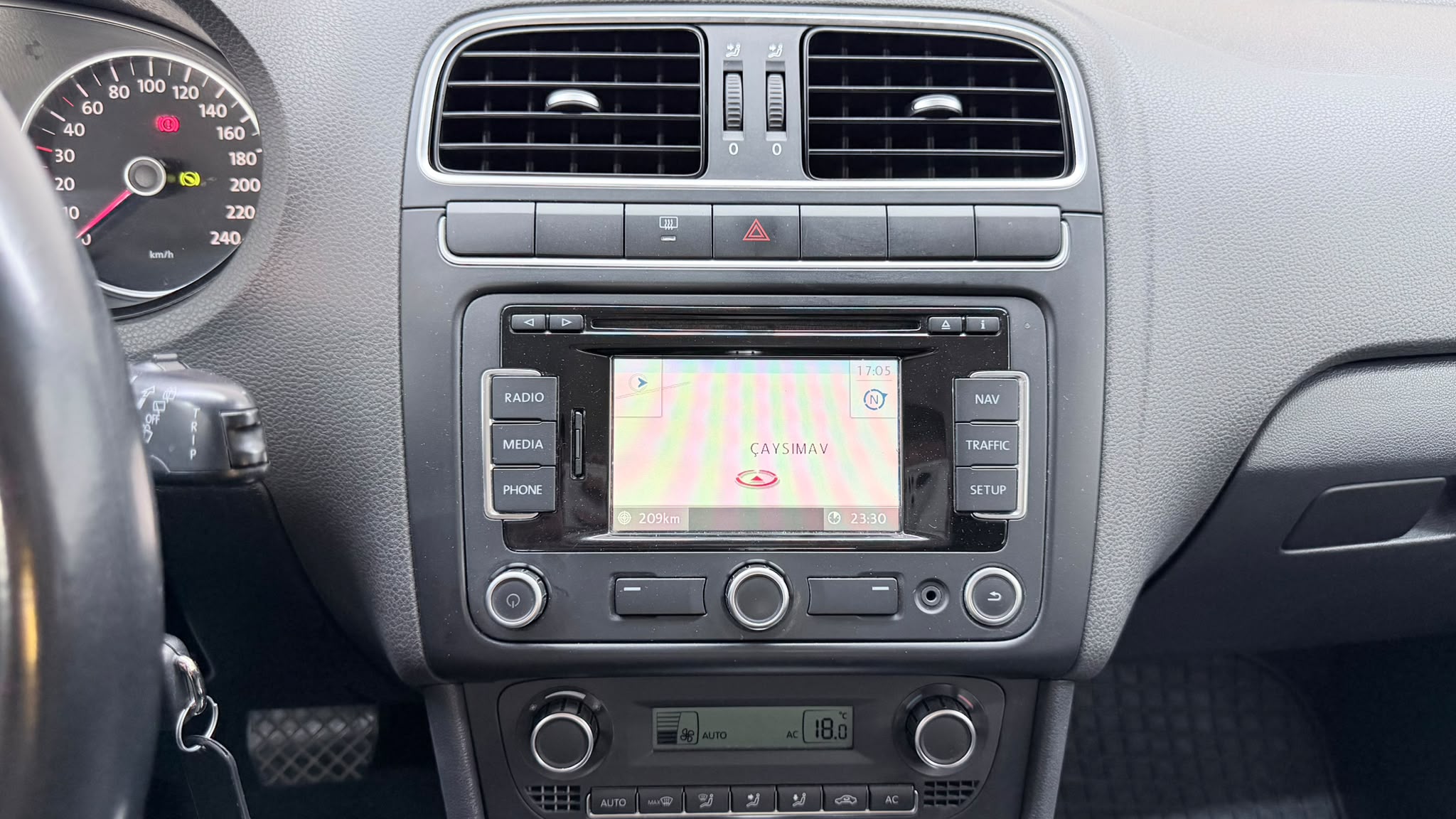 VOLKSWAGEN POLO 22